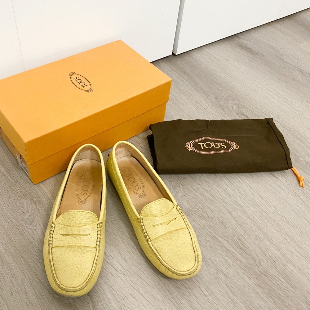 Tod’s Gommini Mocassino leather loafer / flats